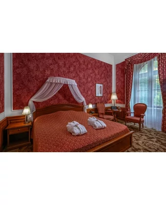 Királyi pihenés a kastély falai között félpanzióval a Kastélyhotel Sasvár-ban