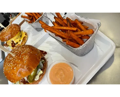 Páros burger menü limonádéval Békéscsabán a Bárka Bistroban