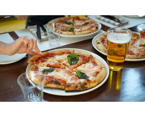 Ciao Itália! Ciao Rafaello! Páros pizzázás desszerttel és kávéval