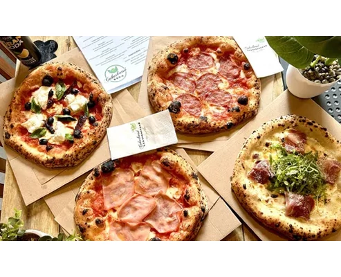 Olasz hangulat Budán - nápolyi pizza párosan, extra feltétekkel és italokkal