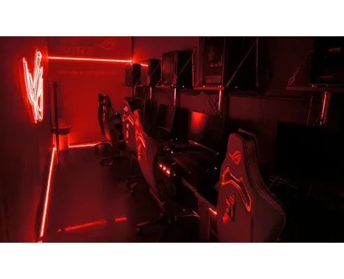 Egész napos, korlátlan PC-használat gamer környezetben