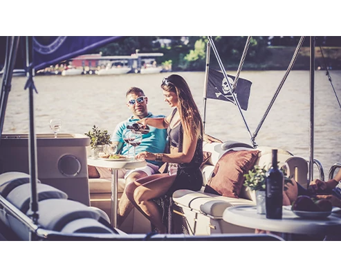 Elektromos pontoon yacht élményhajózás Siófokon