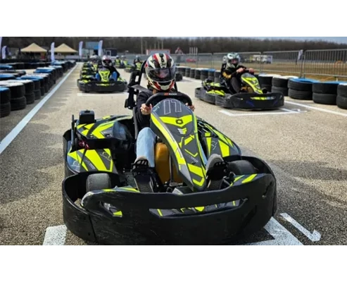 11 futamos gokart bérlet ajándék Hungaroring Kart Center nyakba akasztókkal
