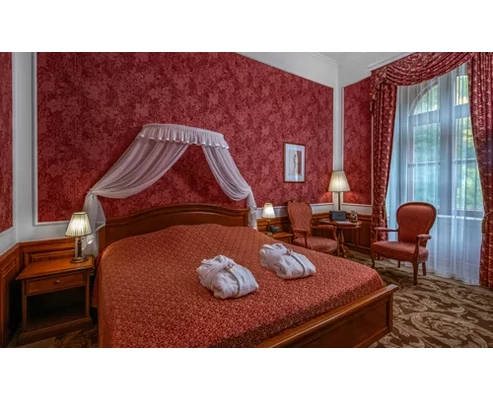 Királyi pihenés a kastély falai között félpanzióval a Kastélyhotel Sasvár-ban