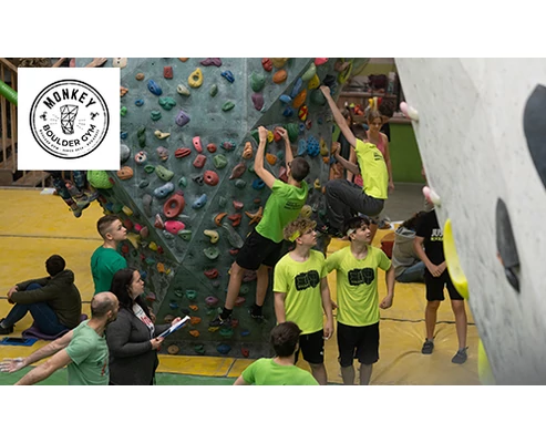 Falmászás edzéssel a Monkey Boulderben