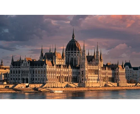 Országház-látogatás 3 fő részére – ikonikus élmény Budapest szívében