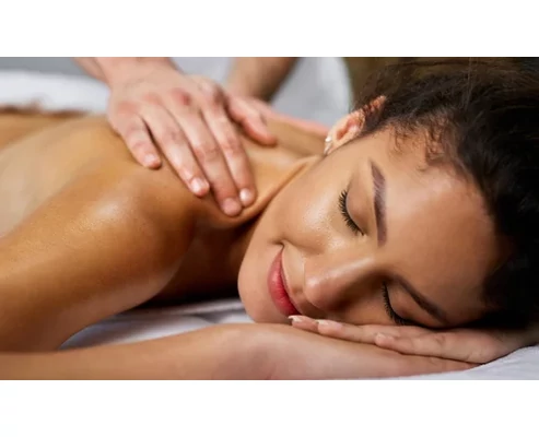 90 perces ayurvedikus meleg gyógynövényes masszázs