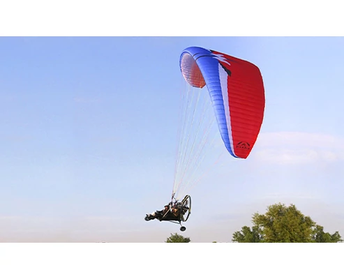 Tandem motoros siklóernyőzés videófelvétellel