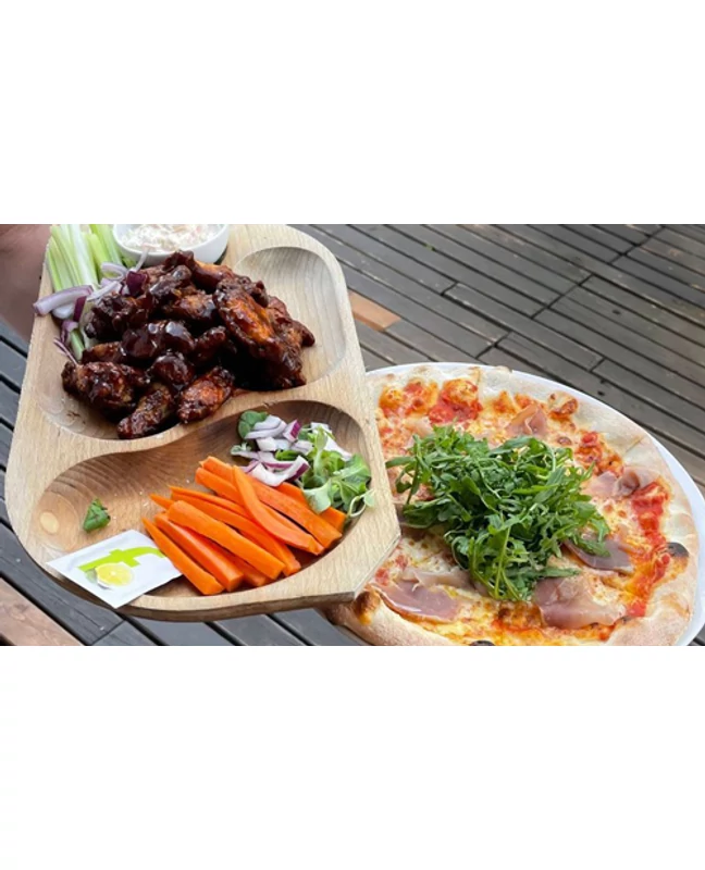 Közös BBQ vagy pizzaélmény itallal a margitszigeti Champsben