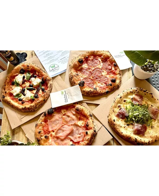 Olasz hangulat Budán - nápolyi pizza párosan, extra feltétekkel és italokkal