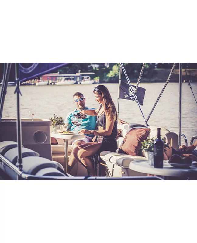 Elektromos pontoon yacht élményhajózás Siófokon