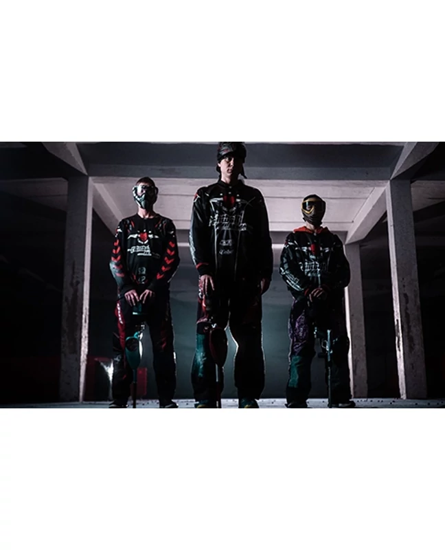 Ami a csövön kifér: 2 órás paintballcsata végtelen lőszerrel