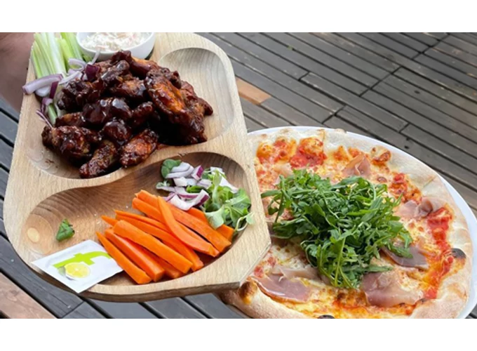 Közös BBQ vagy pizzaélmény itallal a margitszigeti Champsben