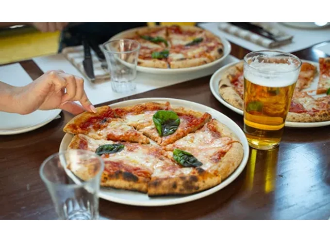 Ciao Itália! Ciao Rafaello! Páros pizzázás desszerttel és kávéval