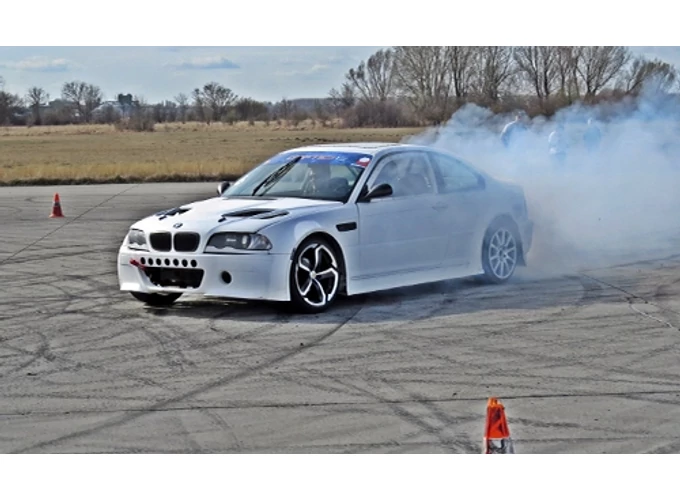 Párosan a Pályán: Driftoktatás 2×15 Percben
