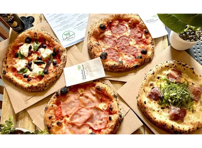 Olasz hangulat Budán - nápolyi pizza párosan, extra feltétekkel és italokkal