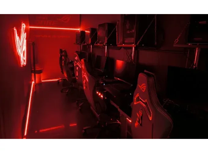 Egész napos, korlátlan PC-használat gamer környezetben