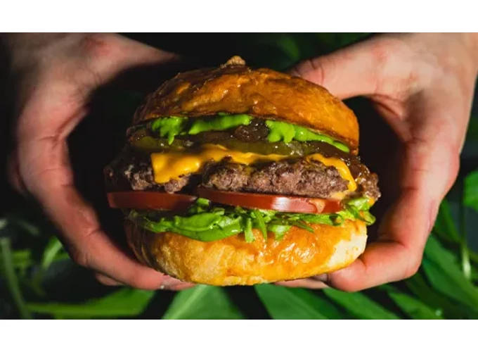 Édes és sós örömök kettesben – ízes burger és mennyei palacsinta
