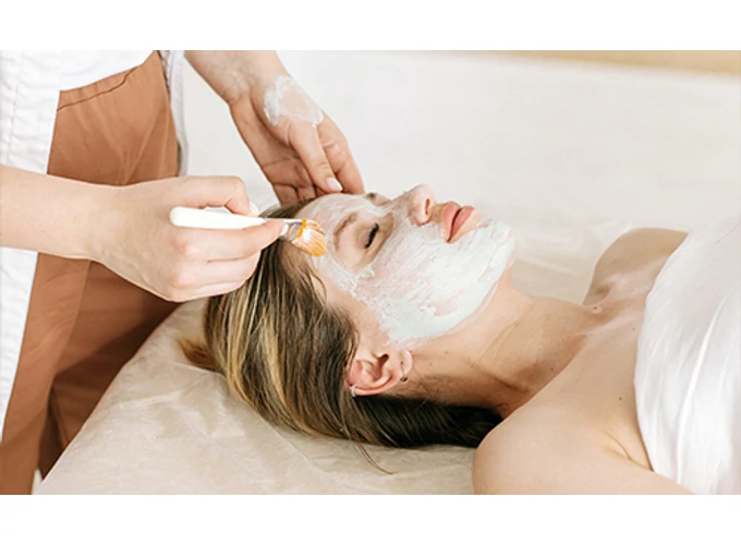 Dermo esztétikai arckezelés hyaluronsavval - Léna Beauty - 1111 Budapest, Hosszúréti út 41-43.