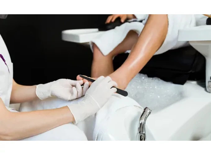 Műköröm építés 1-1 ujj díszítésével - Nails for you Szalon - 1122 Budapest, Krisztina krt. 35.