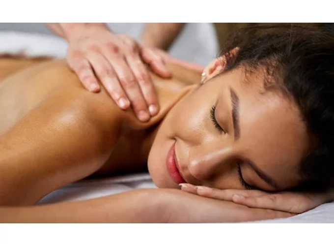90 perces ayurvedikus meleg gyógynövényes masszázs