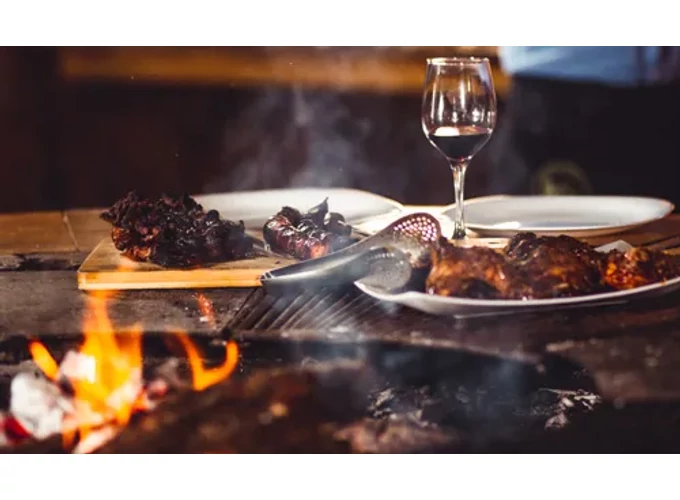 Füstös BBQ-élmény: heavy oldalas és texasi ízek kettőtöknek