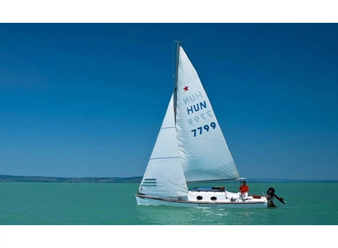 Vitorlázás a Balatonon hajóskapitánnyal