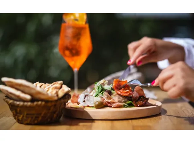Dolce Vita kettesben: 2 fogásos olasz menü itallal a Trattoria Serafinában