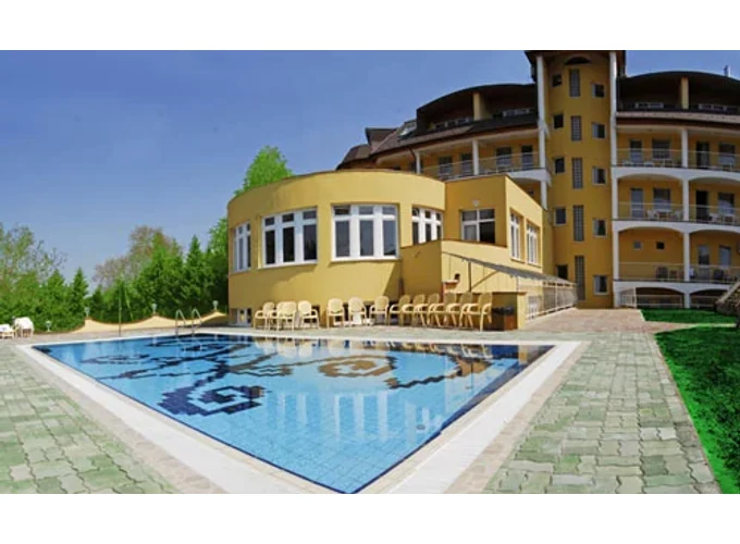 Wellness éjszaka masszázzsal a Venus hotelben, 2 fő részére
