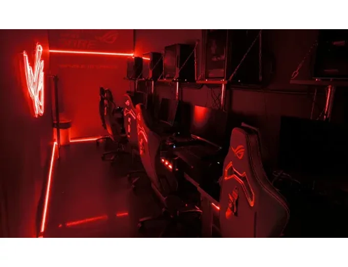 Egész napos, korlátlan PC-használat gamer környezetben