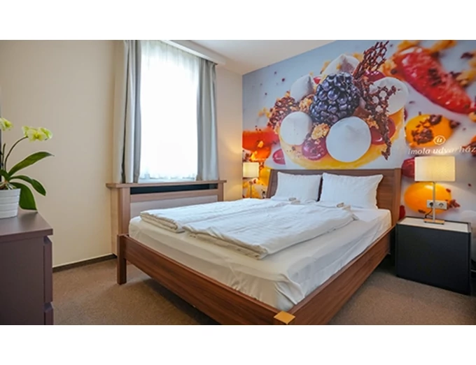 Páros Gasztro Élmény Eger történelmi belvárosában, az Imola Udvarház Dessert Hotelben***