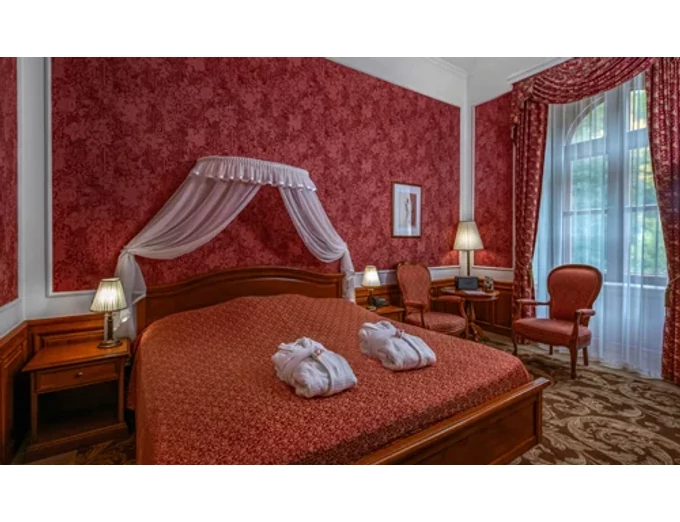Királyi pihenés a kastély falai között félpanzióval a Kastélyhotel Sasvár-ban