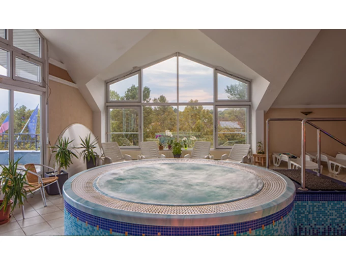 Wellness pihenés a Keszthelyi Kristály HOTEL****-ben