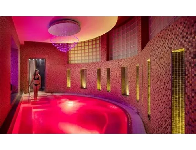 Páros luxus wellness élmény a Kristály Imperial Hotel****-ben