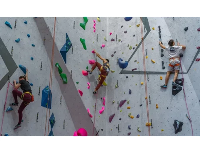 Családi mászóélmény 3 fő részére a MAG47 mászóteremben, MAG47 Climb & Cafe