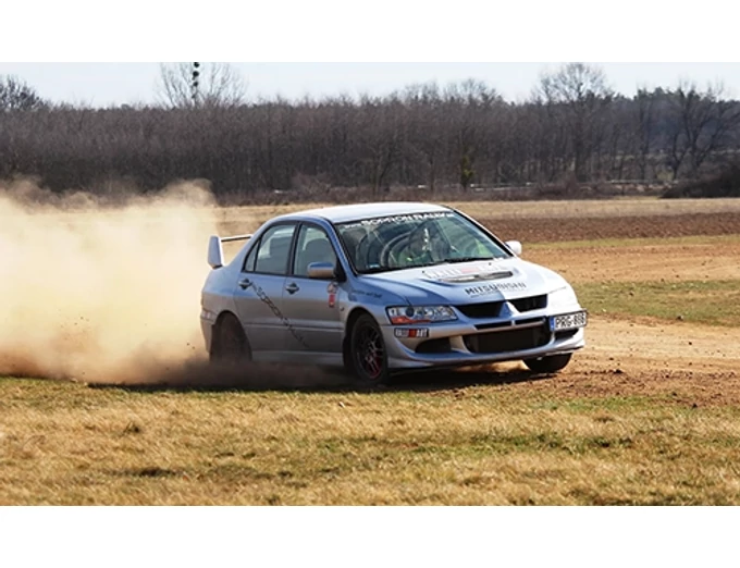 9 km Mitsubishi Evo Lancer tesztvezetés