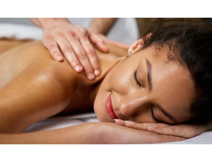 90 perces ayurvedikus meleg gyógynövényes masszázs