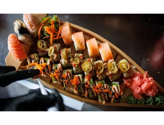Ázsiai gasztroélmény prémium sushi hajóval a Balaton partján