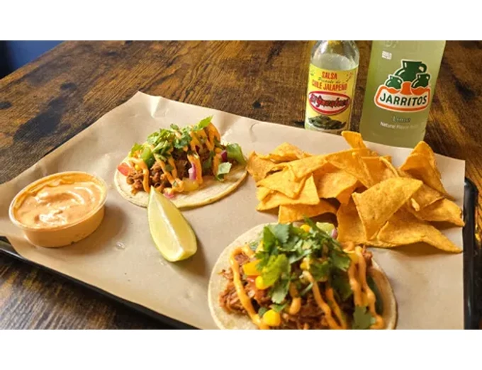 Mexikó ízei: választható Burrito és Jarritos a Taco Puertóban, Taco Puerto