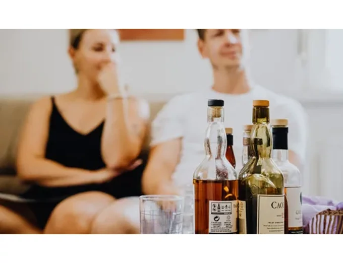 Páros whiskykóstoló program választható tematikával az otthonotokban